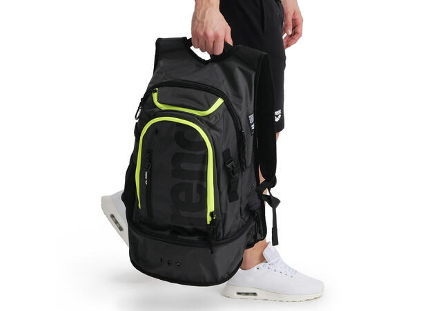 Arena Fastpack 3.0 Ryggsekk 40 L Svart/Gul | Svømmesekk | Svømmebag 